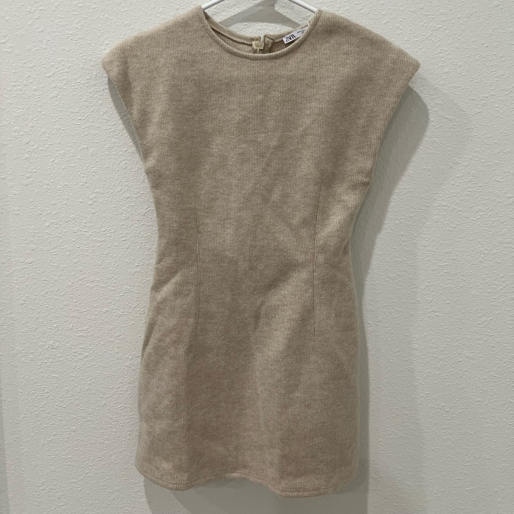Longline fitted top with round neck